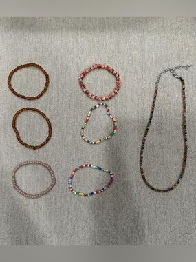 Assorted Beaded Women's Bracelet and Necklace Set - Multicolor